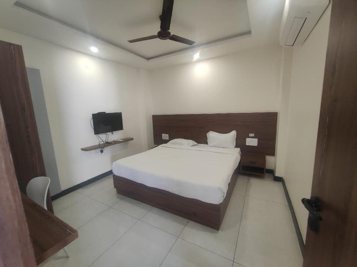 Super Townhouse Shivamogga Formerly Karthik Bhavan Εξωτερικό φωτογραφία