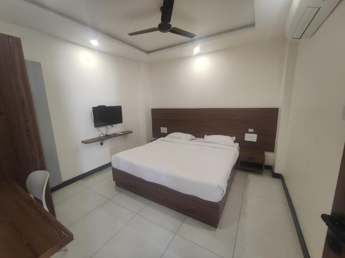 Super Townhouse Shivamogga Formerly Karthik Bhavan Εξωτερικό φωτογραφία